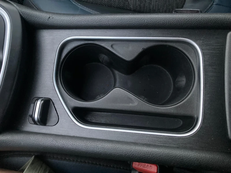 Chrysler 200 200s 2.4 9ZF, снимка 15 - Автомобили и джипове - 52628762