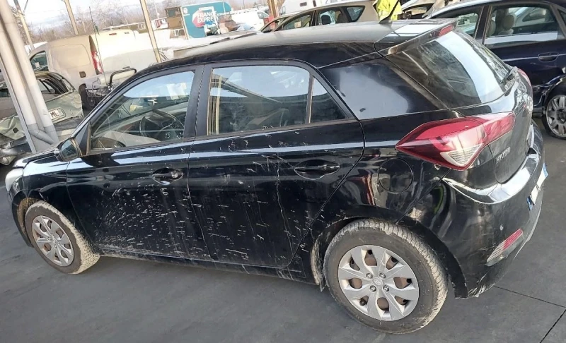 Hyundai I20 1.2i Euro6 , снимка 6 - Автомобили и джипове - 52756322