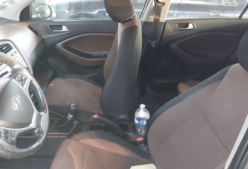 Hyundai I20 1.2i Euro6 , снимка 10 - Автомобили и джипове - 52756322