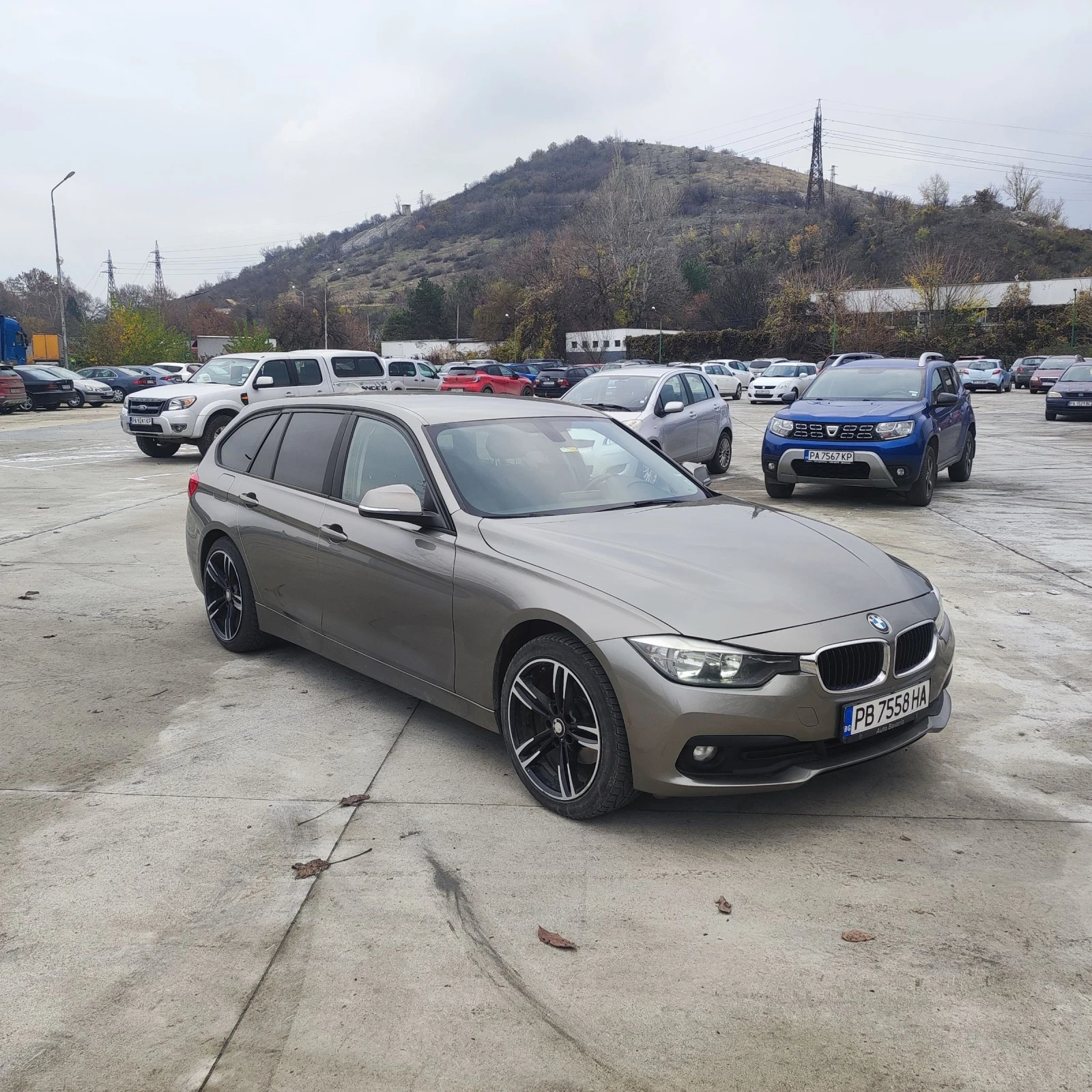 BMW 320 LCI, снимка 1