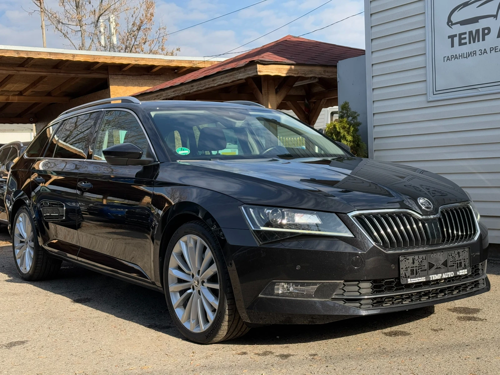 Skoda Superb 2.0TDI* 190к.с* С ПЪЛНА СЕРВИЗНА ИСТОРИЯ В ШКОДА - изображение 3