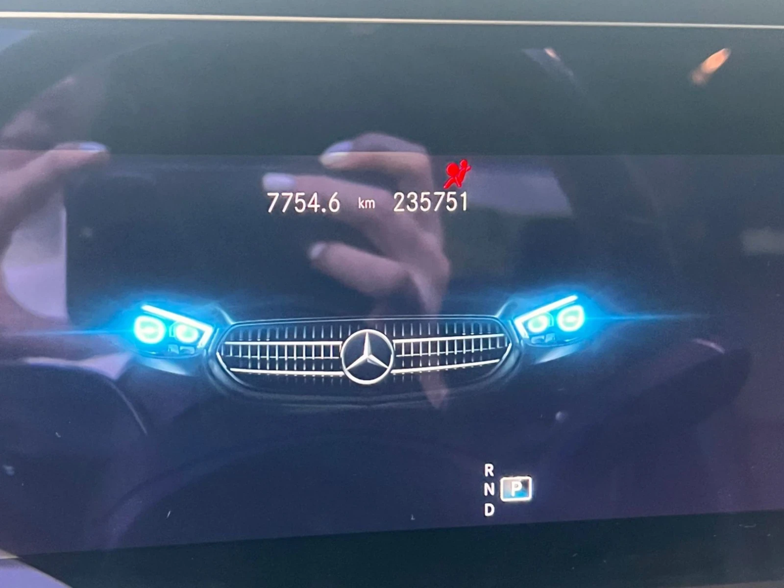 Mercedes-Benz E 200  - изображение 9