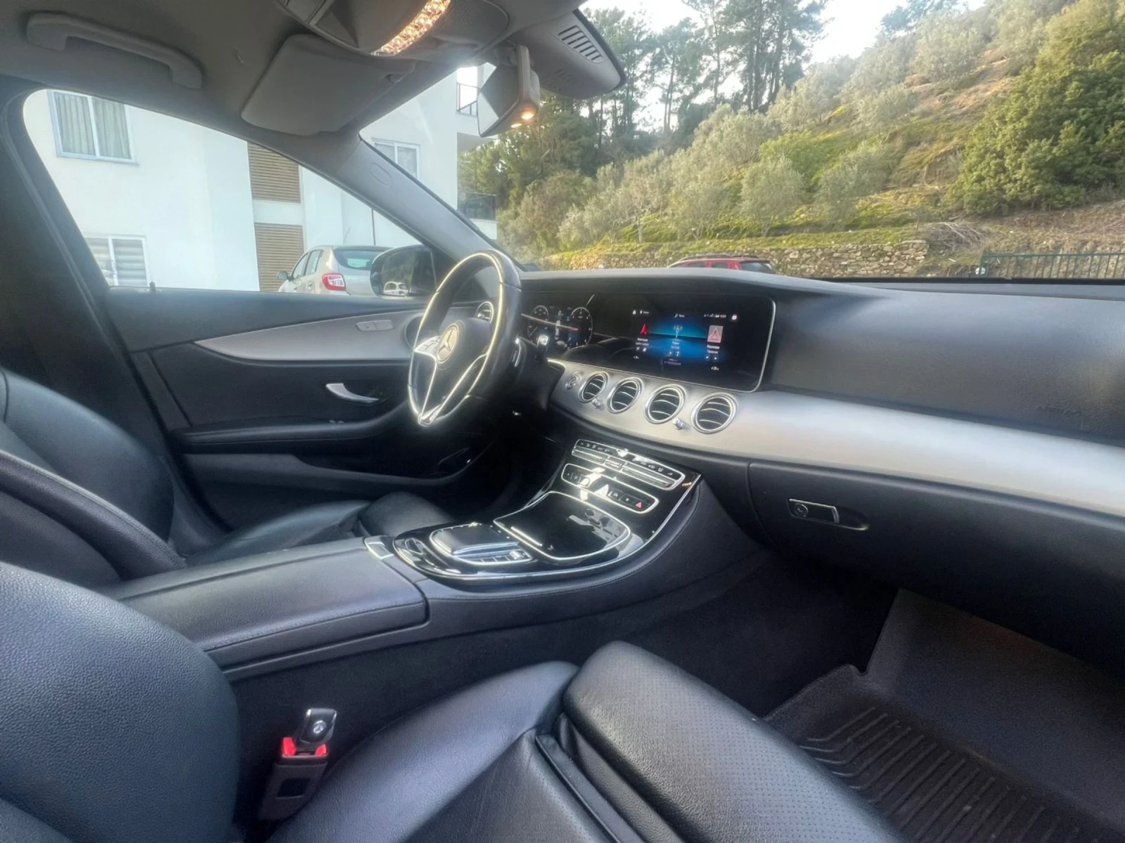 Mercedes-Benz E 200  - изображение 6