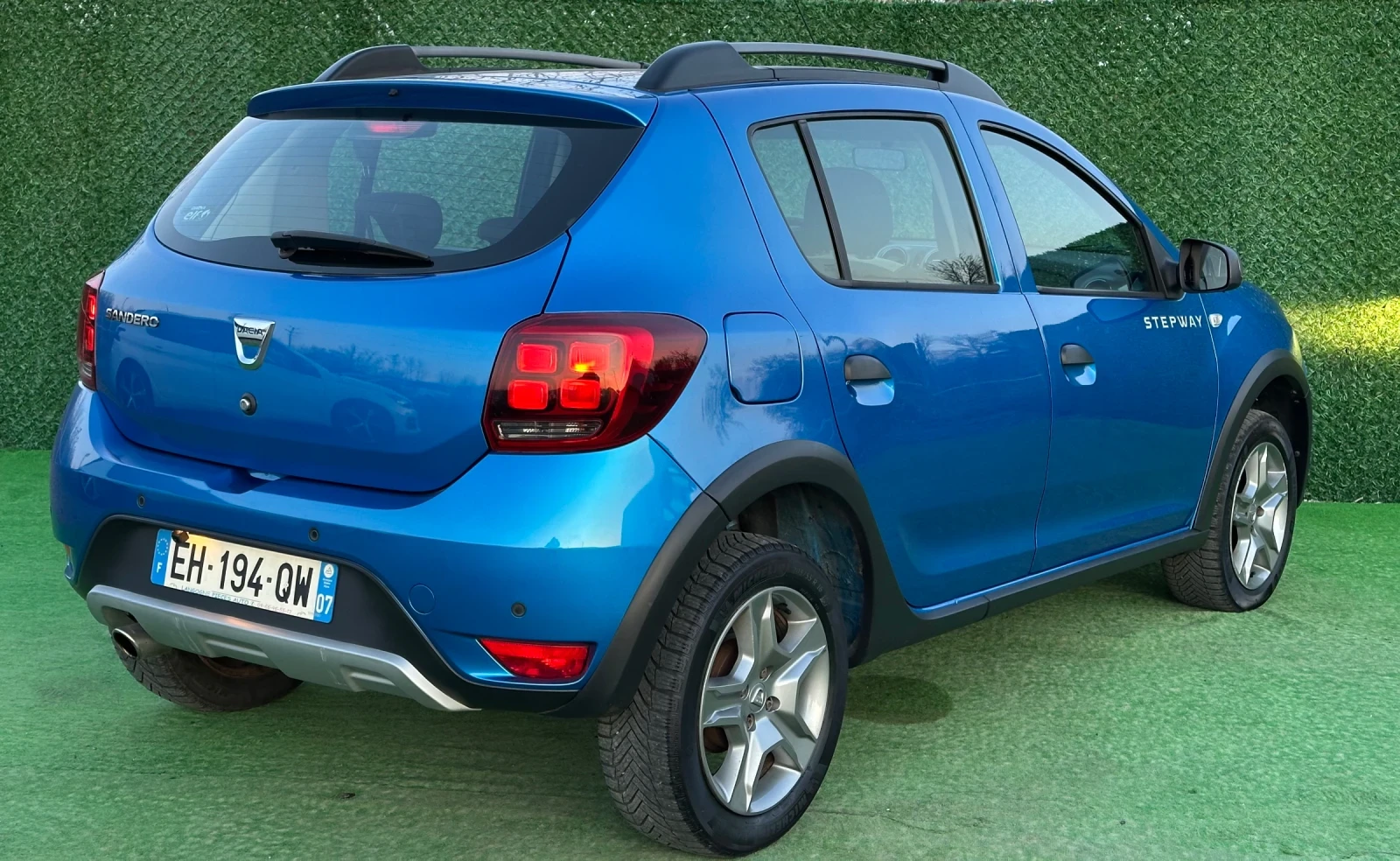 Dacia Sandero STEPWAY& KAMERA &NAVI &1.5DCI 90ks - изображение 6