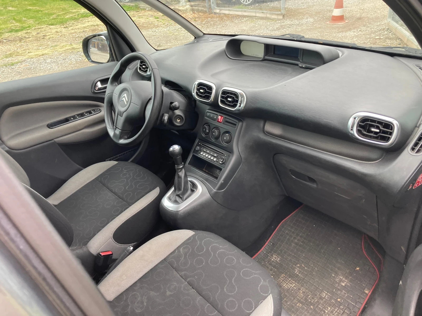 Citroen C3 Picasso 1.6 HDI - изображение 4