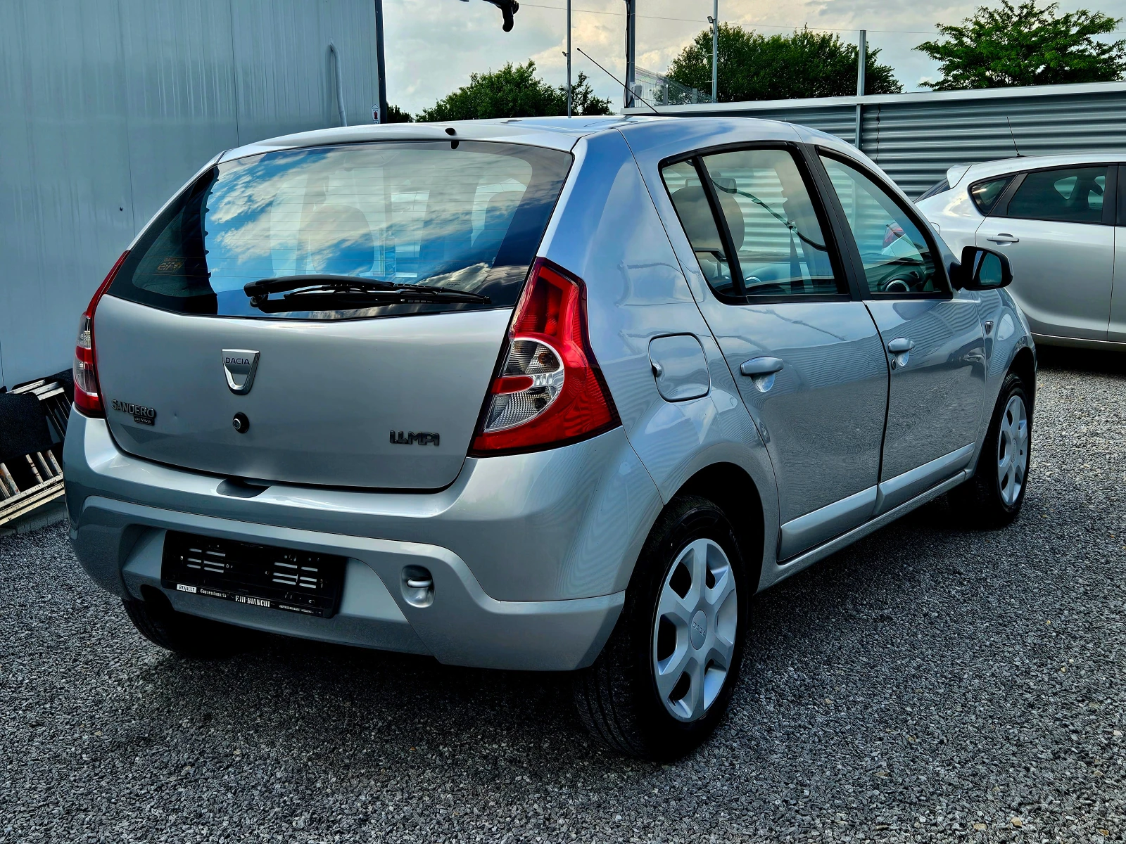 Dacia Sandero 1, 4I-Фабрична ГАЗ - изображение 6