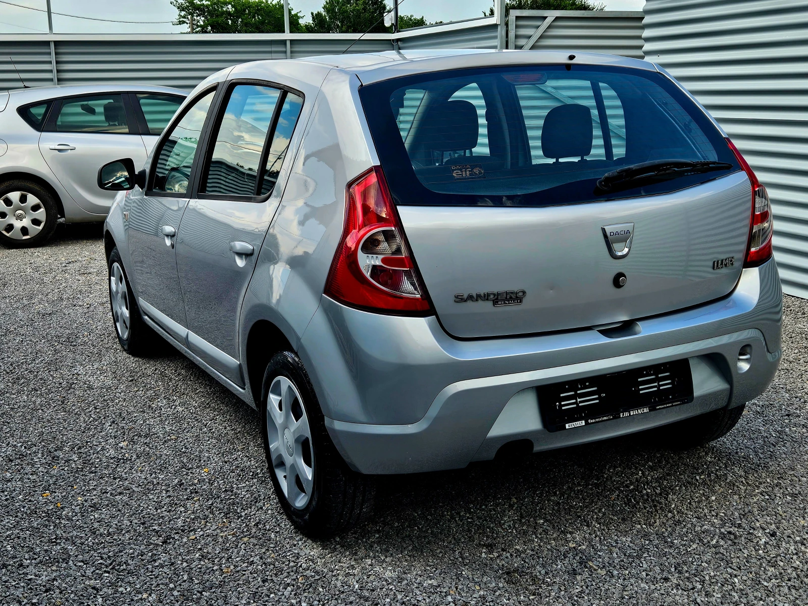 Dacia Sandero 1, 4I-Фабрична ГАЗ - изображение 5