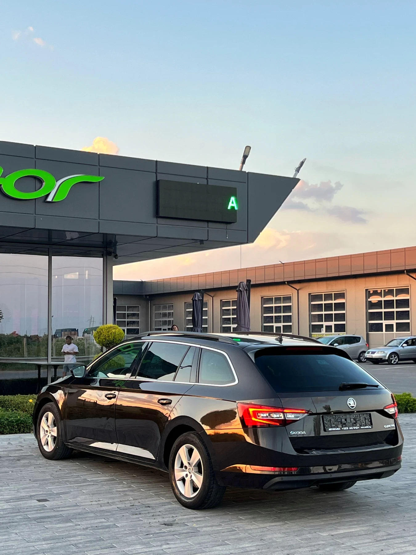 Skoda Superb 1, 6tdi  DSG - изображение 4