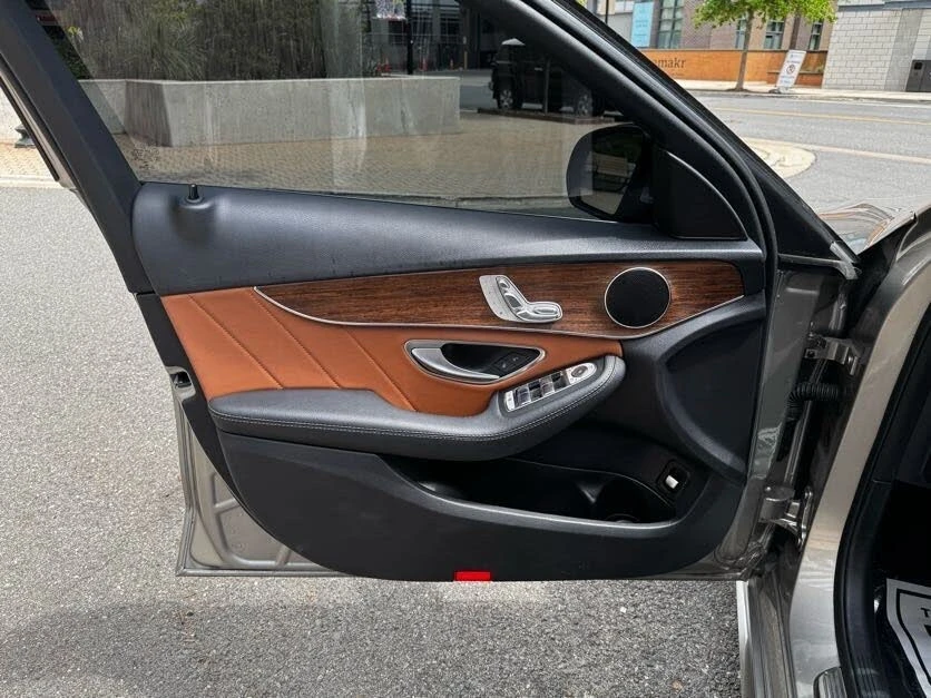 Mercedes-Benz C 300 | Mobile.bg — изображение 11