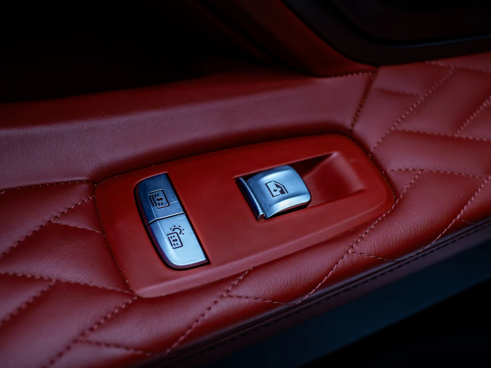 BMW 740 i* Carbon Core* ПЪЛЕН M ПАКЕТ* МАСАЖИ* ОБДУХВАНЕ* , снимка 15 - Автомобили и джипове - 53043401