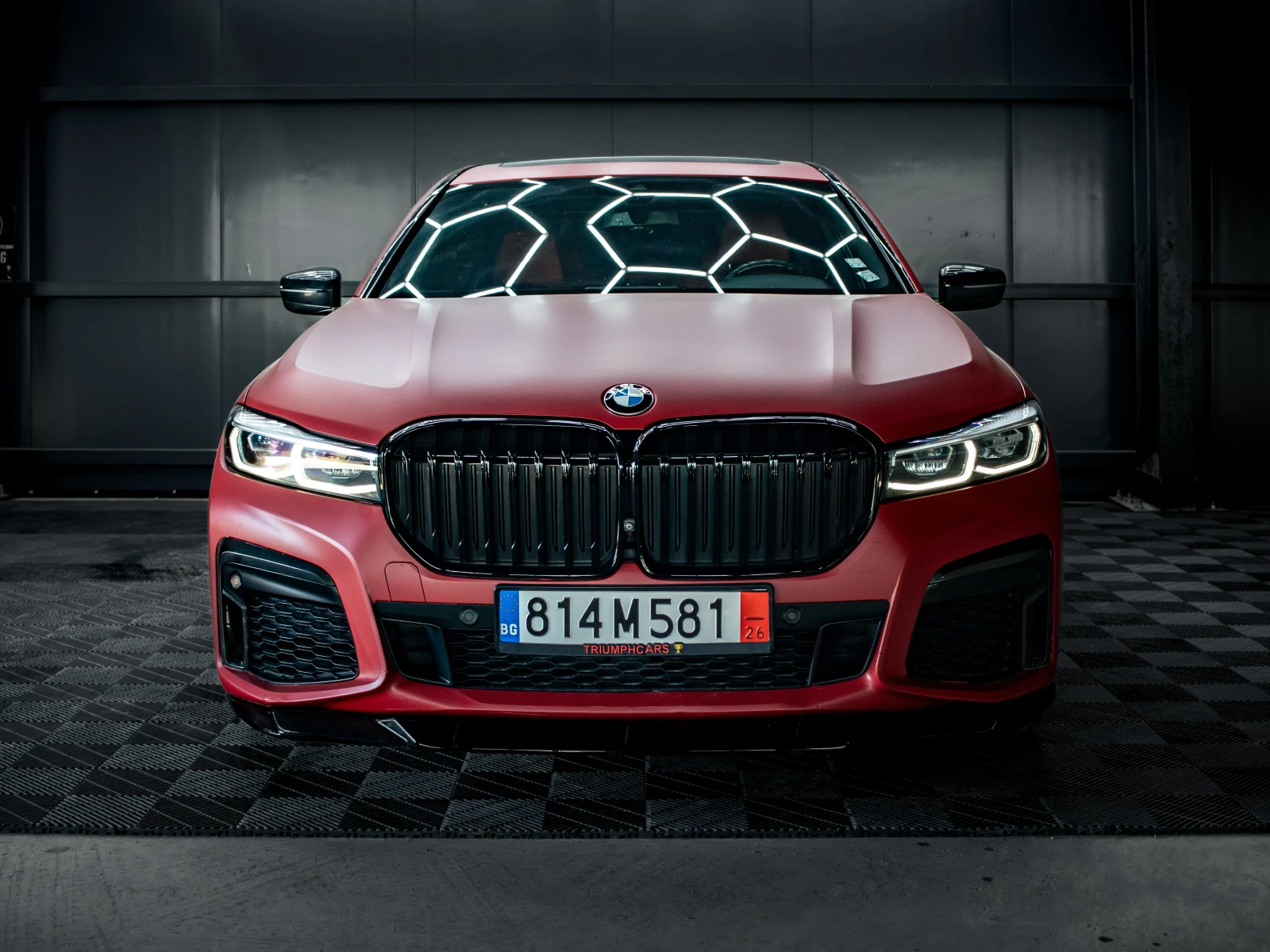 BMW 740 i* Carbon Core* ПЪЛЕН M ПАКЕТ* МАСАЖИ* ОБДУХВАНЕ* 