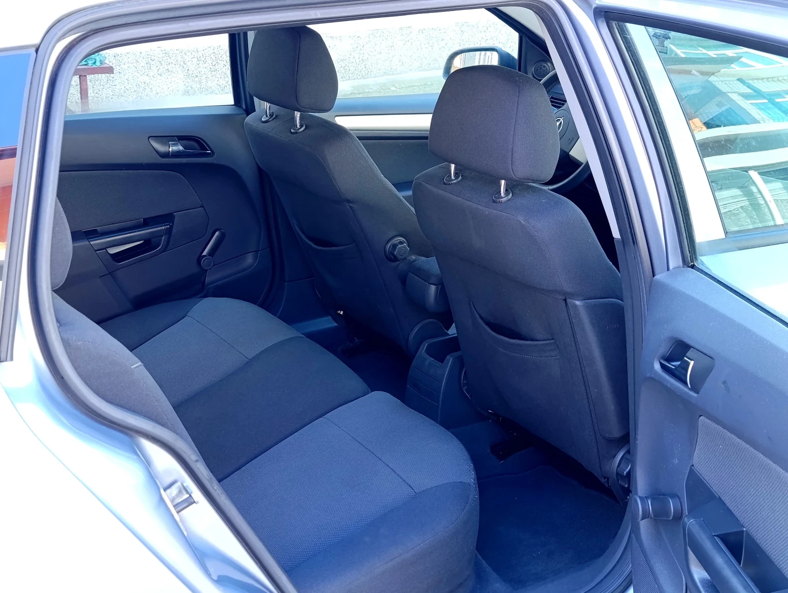 Opel Astra 1.6-benzin 2007-г., снимка 9 - Автомобили и джипове - 53846433