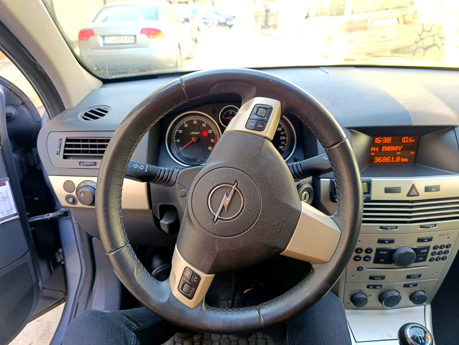 Opel Astra 1.6-benzin 2007-г., снимка 8 - Автомобили и джипове - 53846433