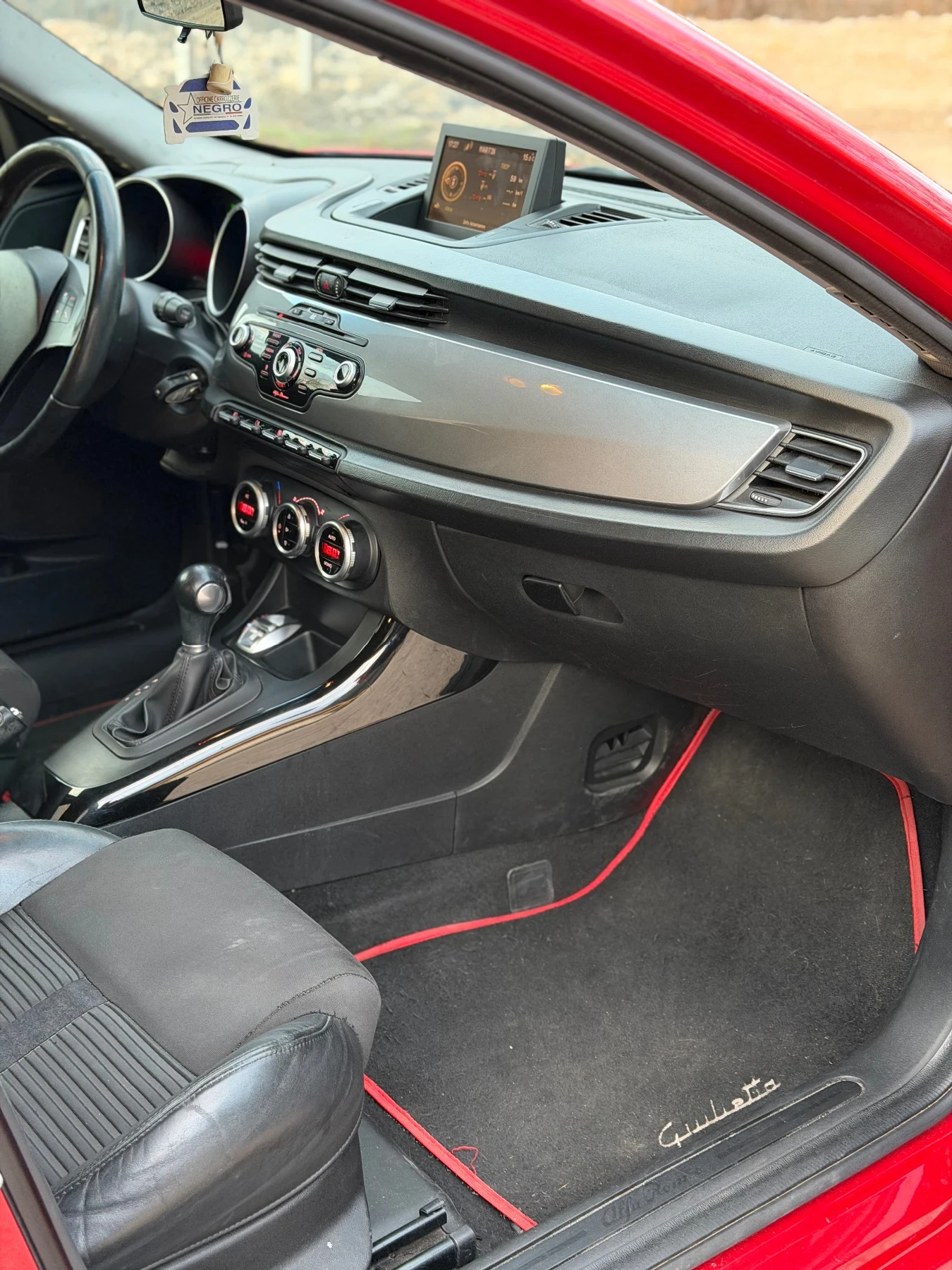 Alfa Romeo Giulietta, снимка 10 - Автомобили и джипове - 53989826