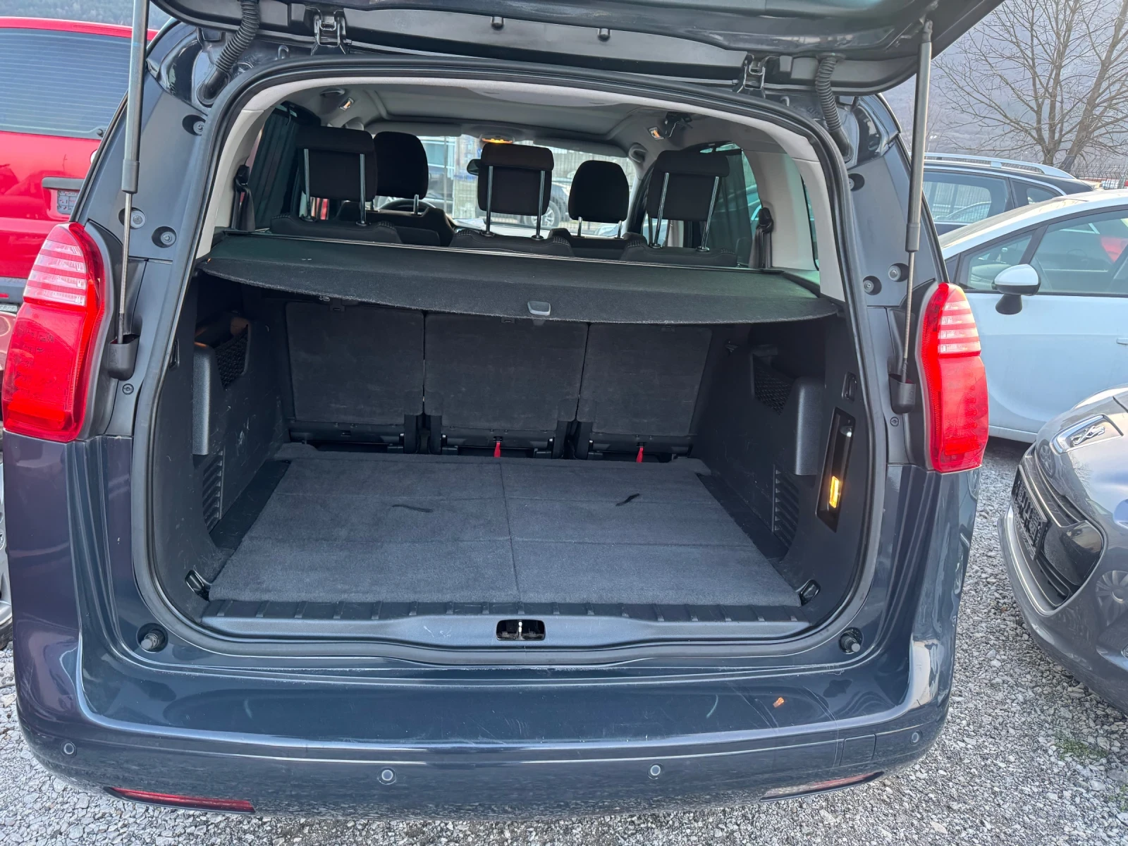 Peugeot 5008 1.6HDI /KLIMATR / /HEAD-UP /PANORAMA /6ck/158000km, снимка 11 - Автомобили и джипове - 53992245