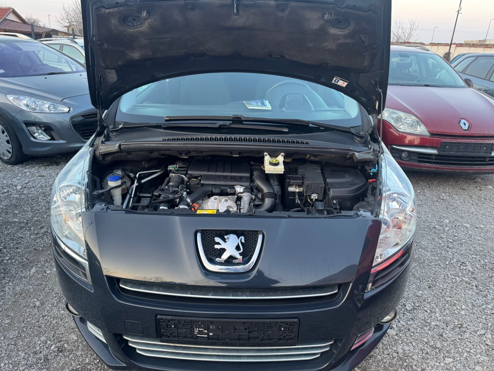 Peugeot 5008 1.6HDI /KLIMATR / /HEAD-UP /PANORAMA /6ck/158000km, снимка 12 - Автомобили и джипове - 53992245