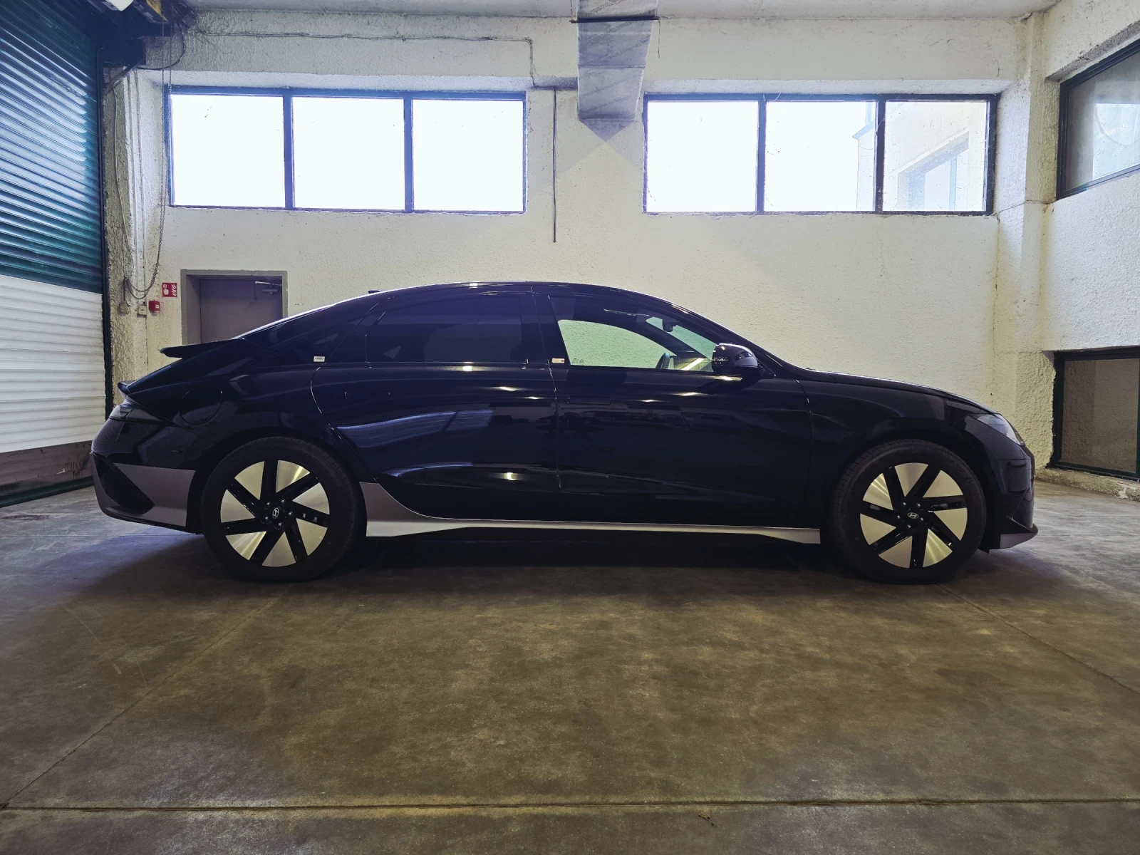 Hyundai Ioniq 6 325hp / 77.4kWh / 4x4 / full, снимка 2 - Автомобили и джипове - 54020310