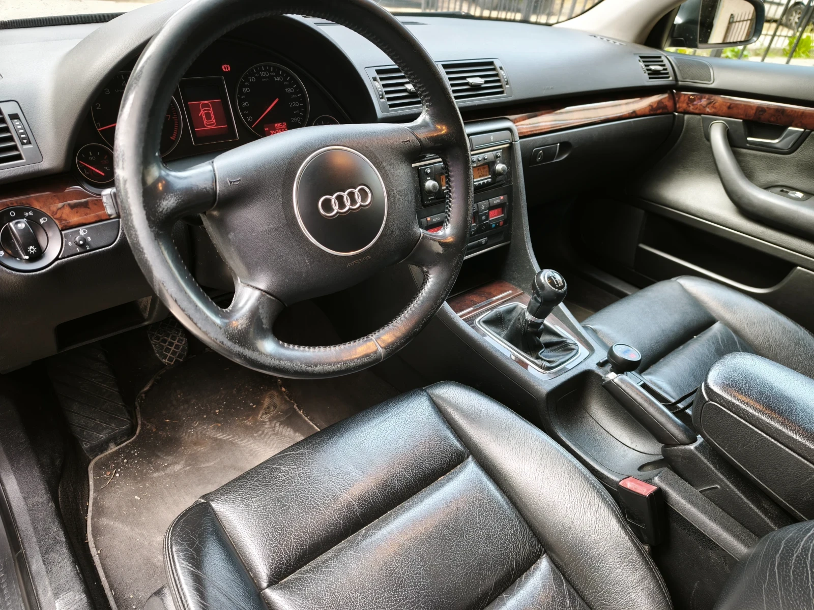 Audi A4 B6 седан, снимка 5 - Автомобили и джипове - 54336118