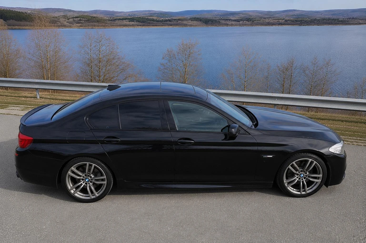 BMW 530 X-DRIVE/M-PACKET/KEYLESS/HEAD-UP/DISTRONIC, снимка 8 - Автомобили и джипове - 54819814