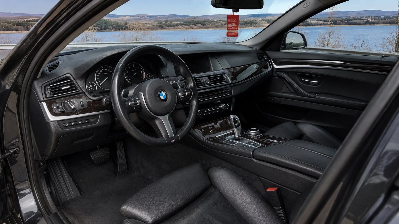 BMW 530 X-DRIVE/M-PACKET/KEYLESS/HEAD-UP/DISTRONIC, снимка 9 - Автомобили и джипове - 54819814