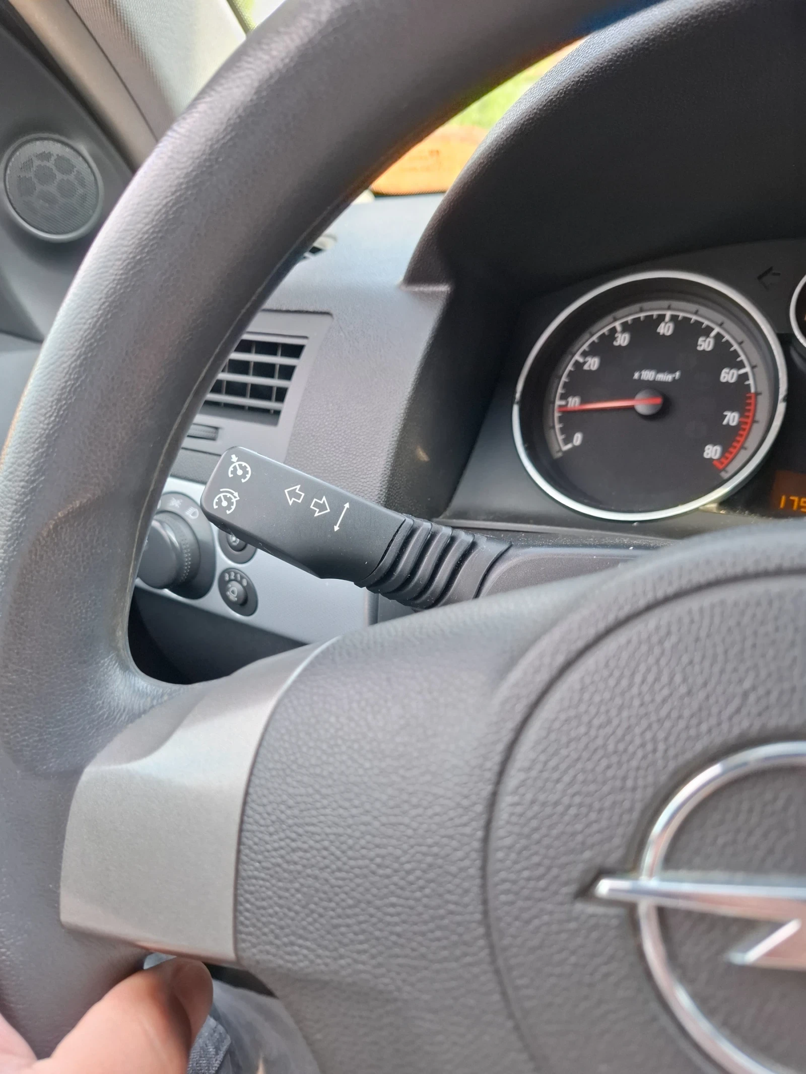 Opel Astra, снимка 12 - Автомобили и джипове - 54670399
