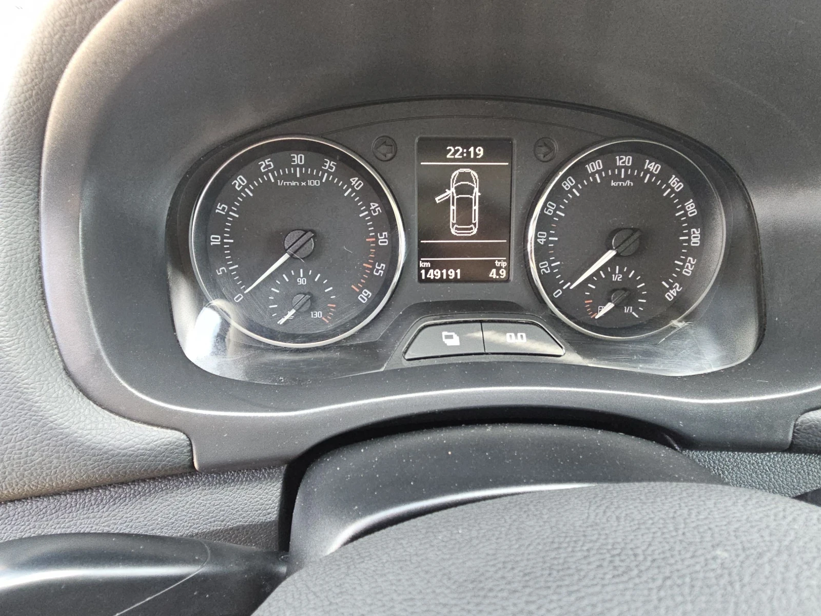 Skoda Fabia 1.6tdi---105кс., снимка 11 - Автомобили и джипове - 54725390
