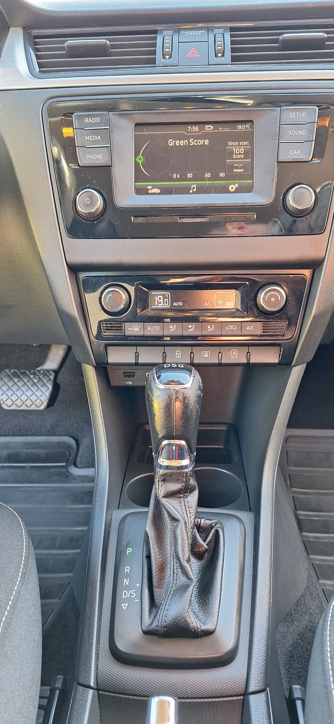 Skoda Rapid, снимка 6 - Автомобили и джипове - 54731395