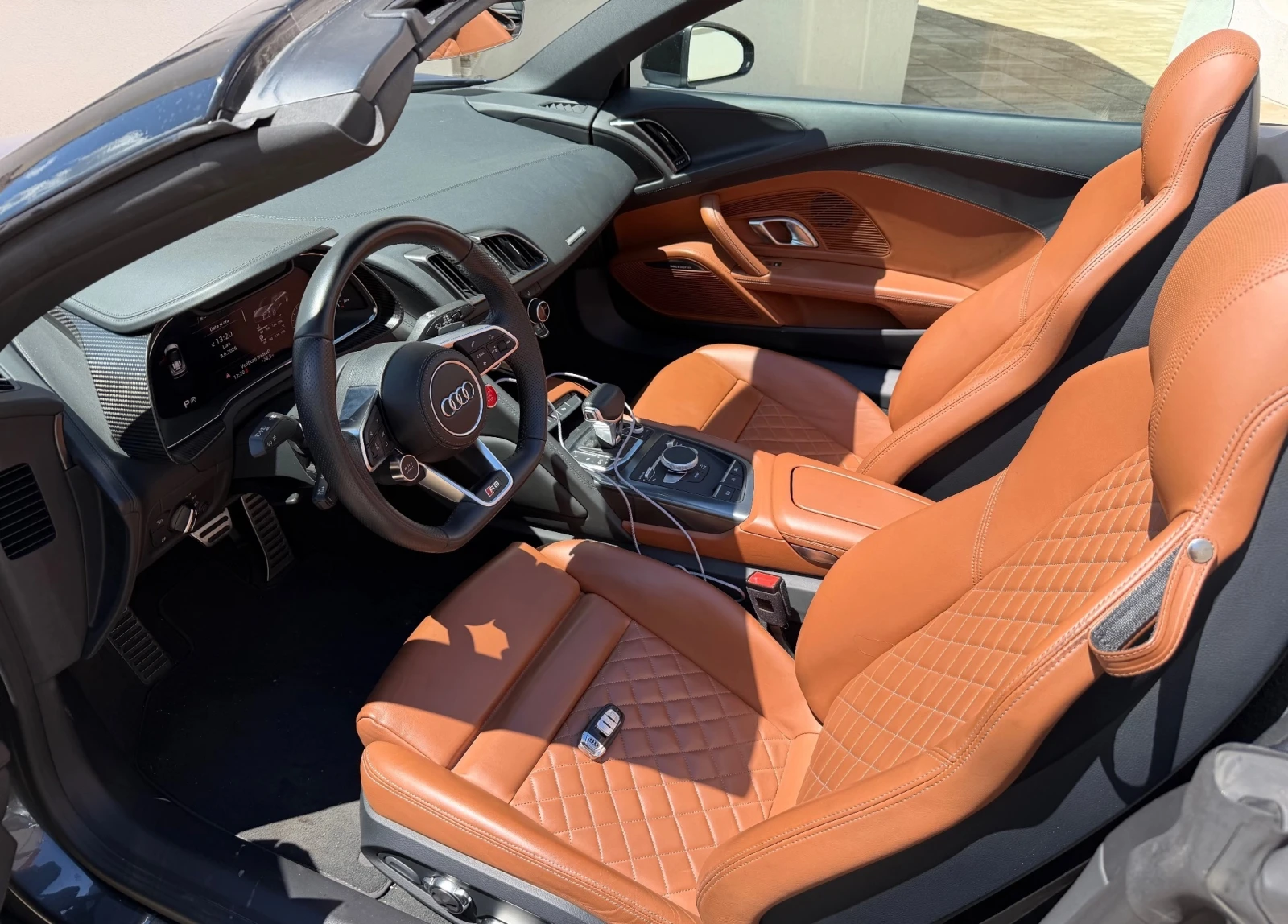Audi R8 5.2 FSI V10, снимка 5 - Автомобили и джипове - 54823492
