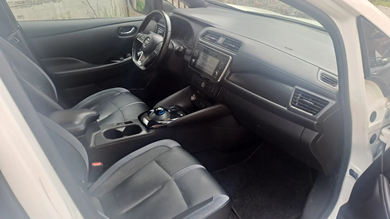 Nissan Leaf , снимка 5 - Автомобили и джипове - 55670948