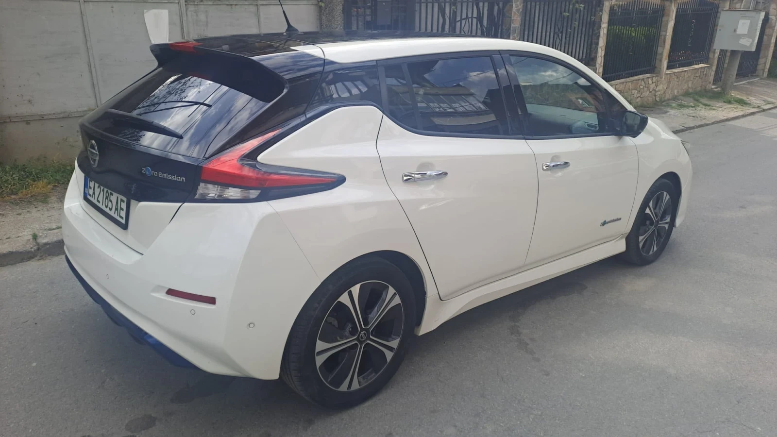 Nissan Leaf , снимка 3 - Автомобили и джипове - 55670948