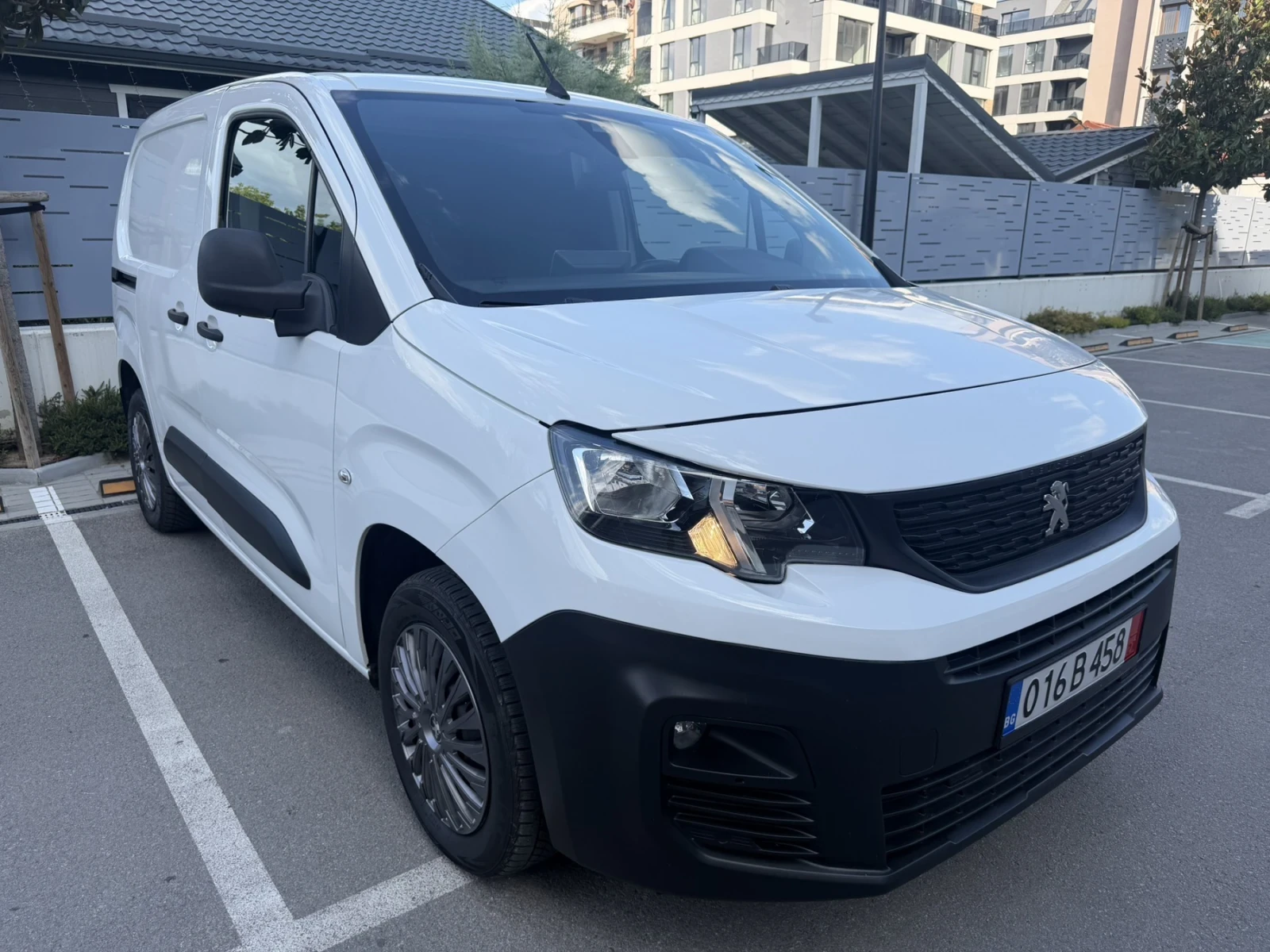 Peugeot Partner 1.5BlueHDI 130 CAMERA NAVI, снимка 5 - Автомобили и джипове - 55673002