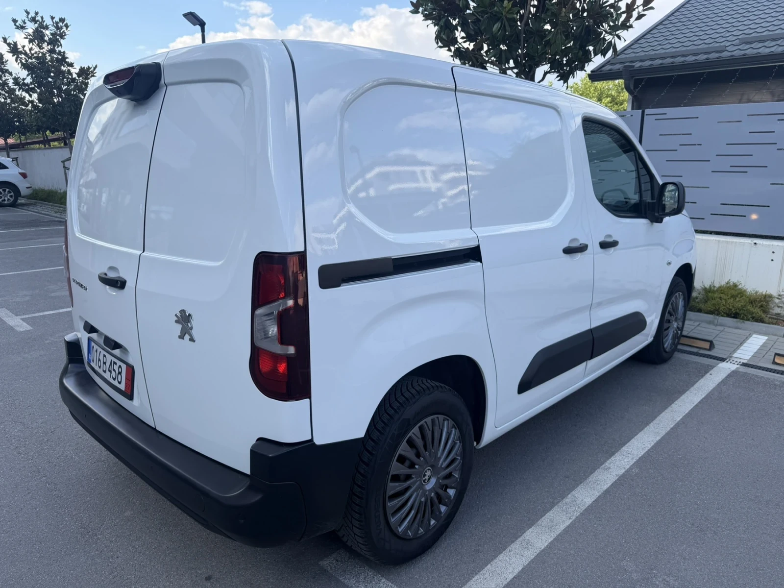 Peugeot Partner 1.5BlueHDI 130 CAMERA NAVI, снимка 2 - Автомобили и джипове - 55673002