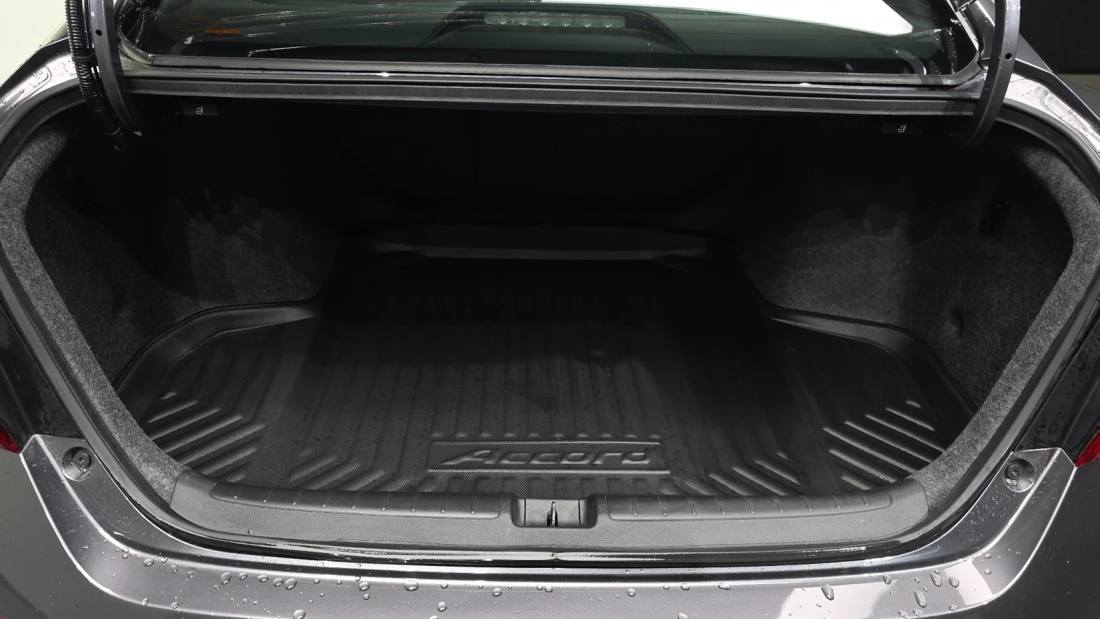 Honda Accord Sport Pack | LED | Keyless, снимка 16 - Автомобили и джипове - 55750069
