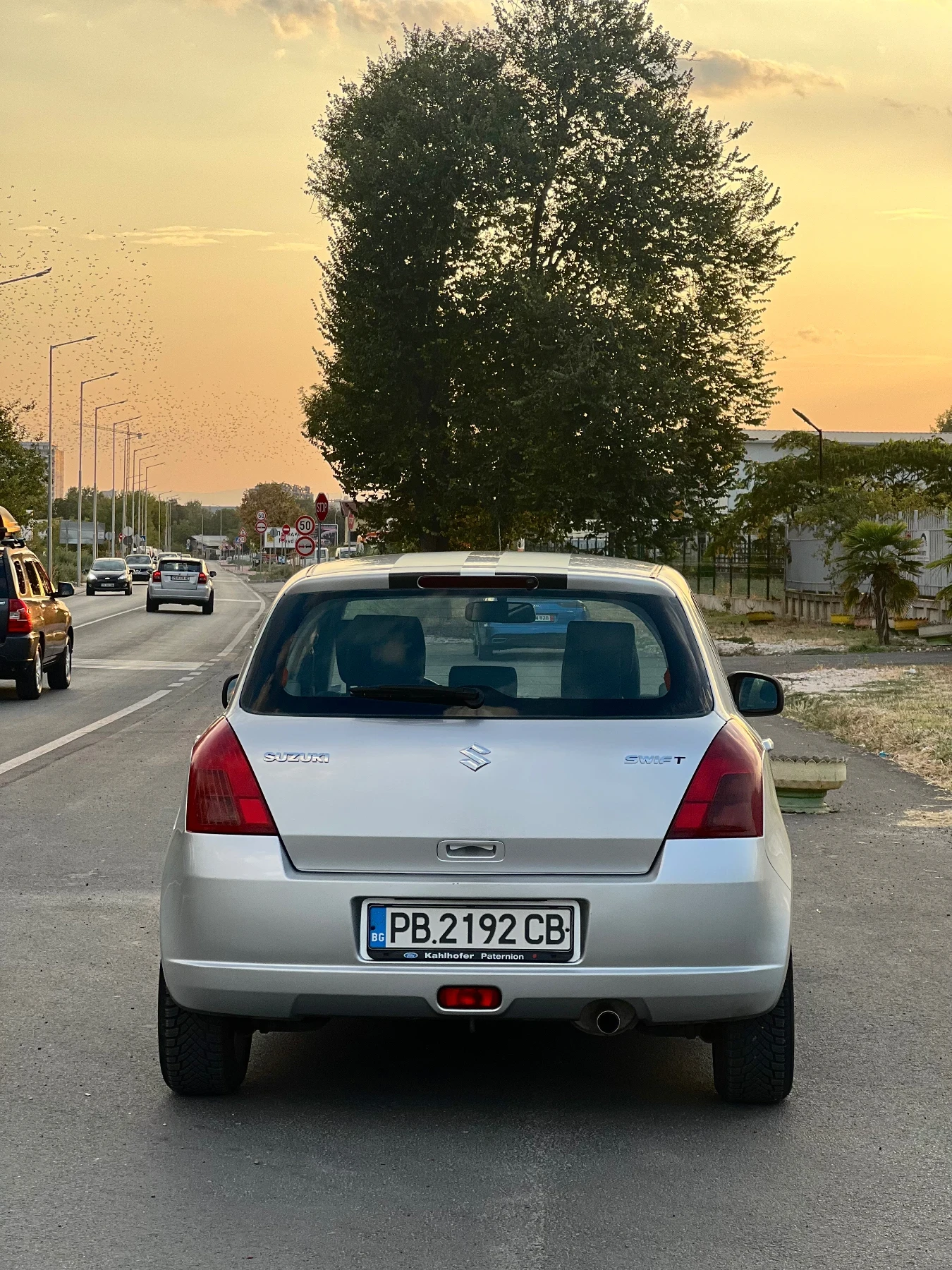 Suzuki Swift 1.3, снимка 5 - Автомобили и джипове - 55805727