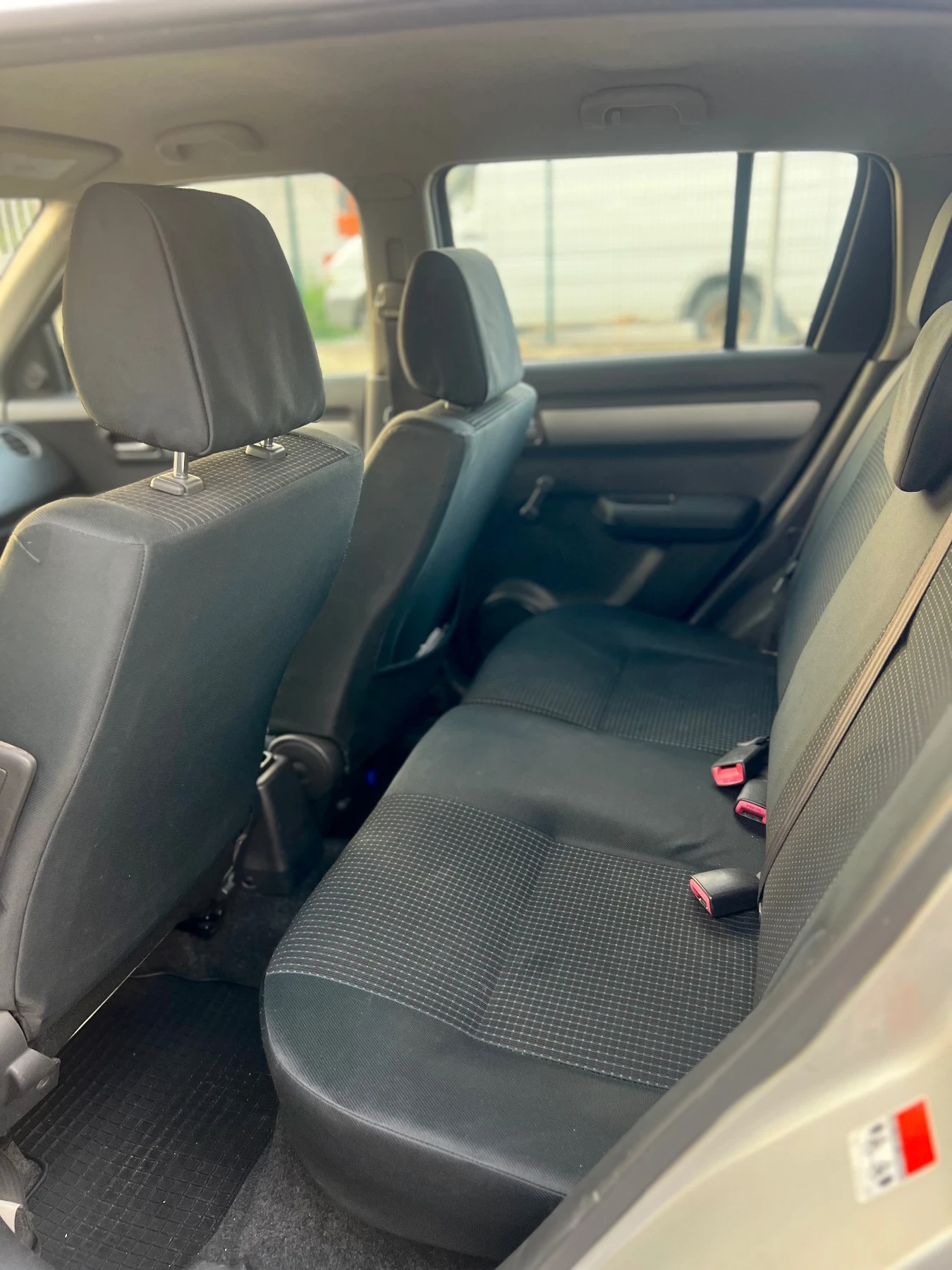 Suzuki Swift 1.3, снимка 9 - Автомобили и джипове - 55805727