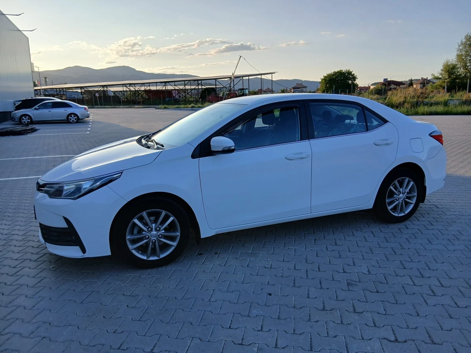 Toyota Corolla, снимка 2 - Автомобили и джипове - 55969753