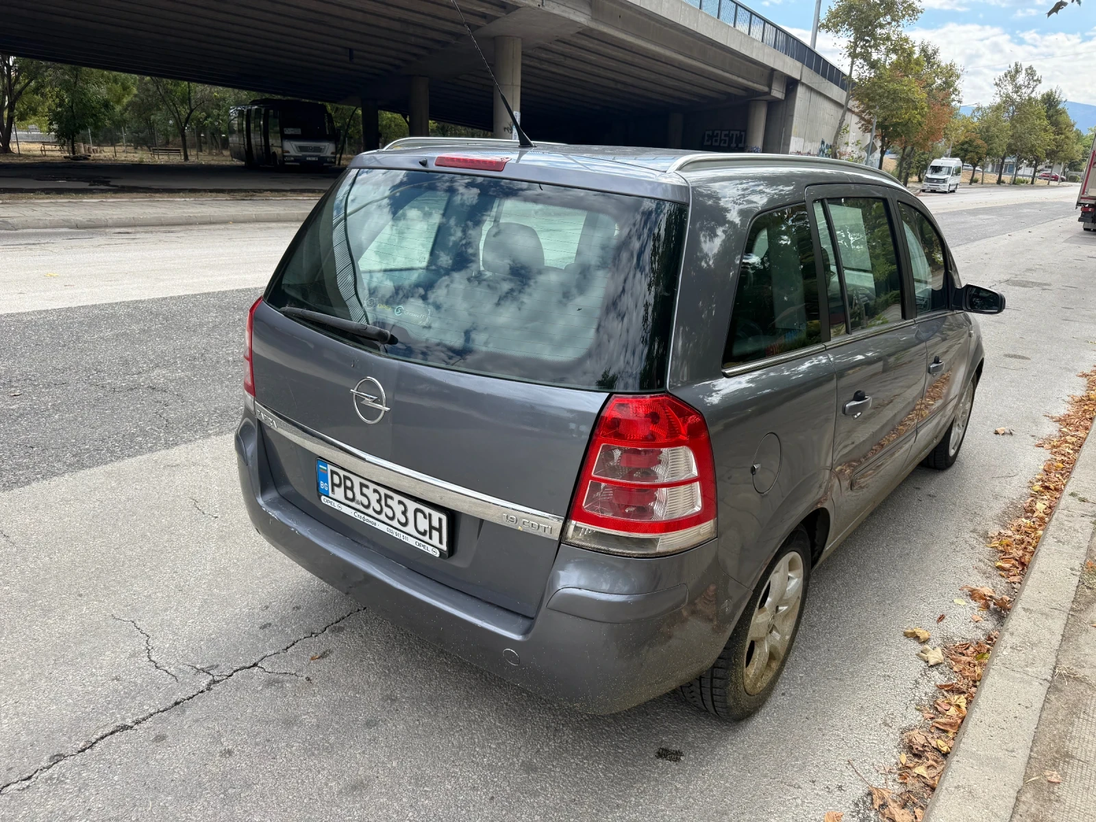 Opel Zafira 1.9 CDTI 120 кс 7 местен, снимка 4 - Автомобили и джипове - 56067324