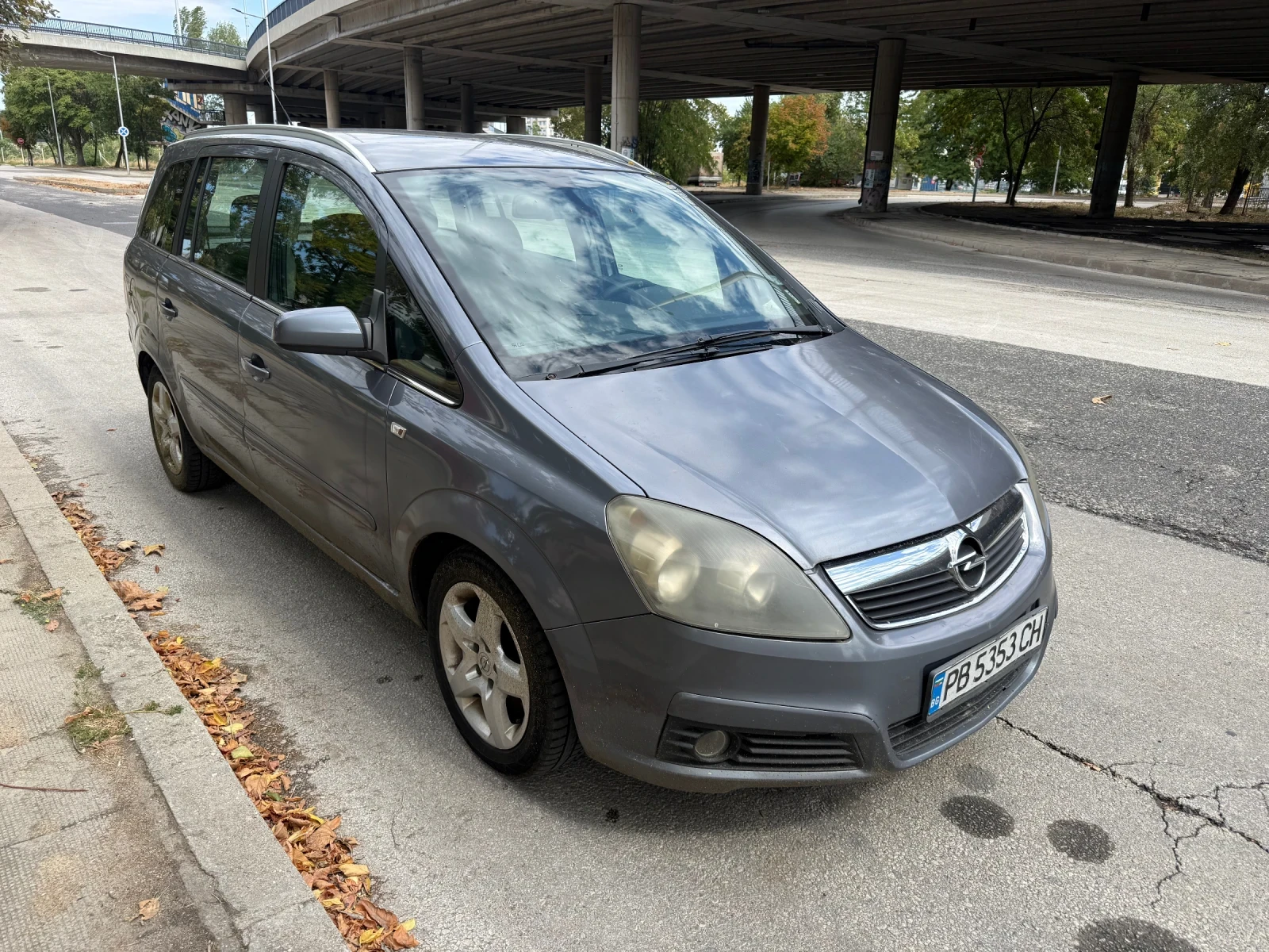 Opel Zafira 1.9 CDTI 120 кс 7 местен, снимка 2 - Автомобили и джипове - 56067324