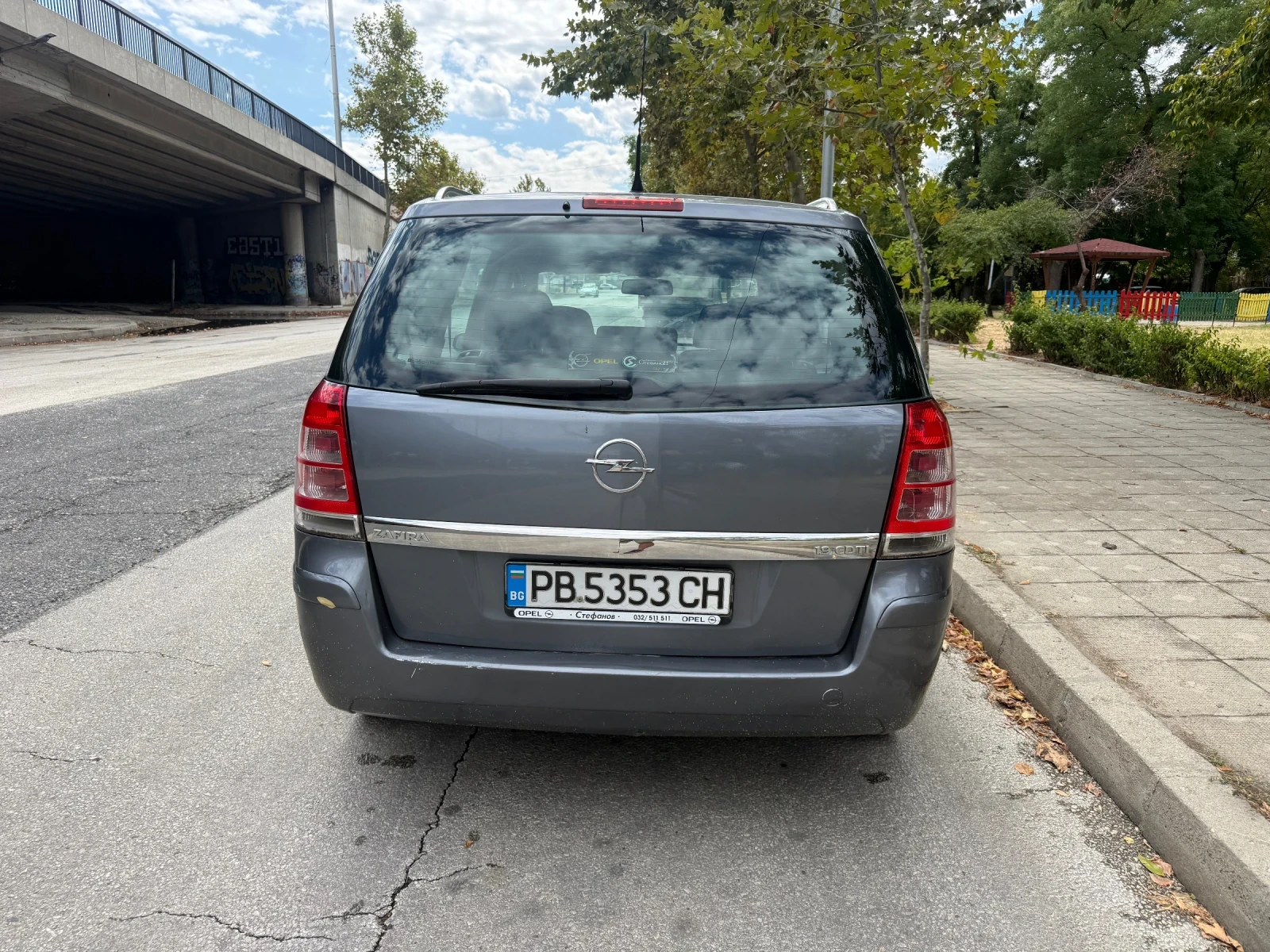 Opel Zafira 1.9 CDTI 120 кс 7 местен, снимка 5 - Автомобили и джипове - 56067324
