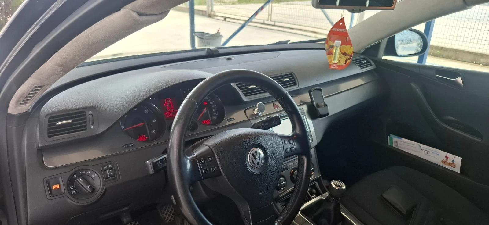 VW Passat 1.9, снимка 5 - Автомобили и джипове - 56116800