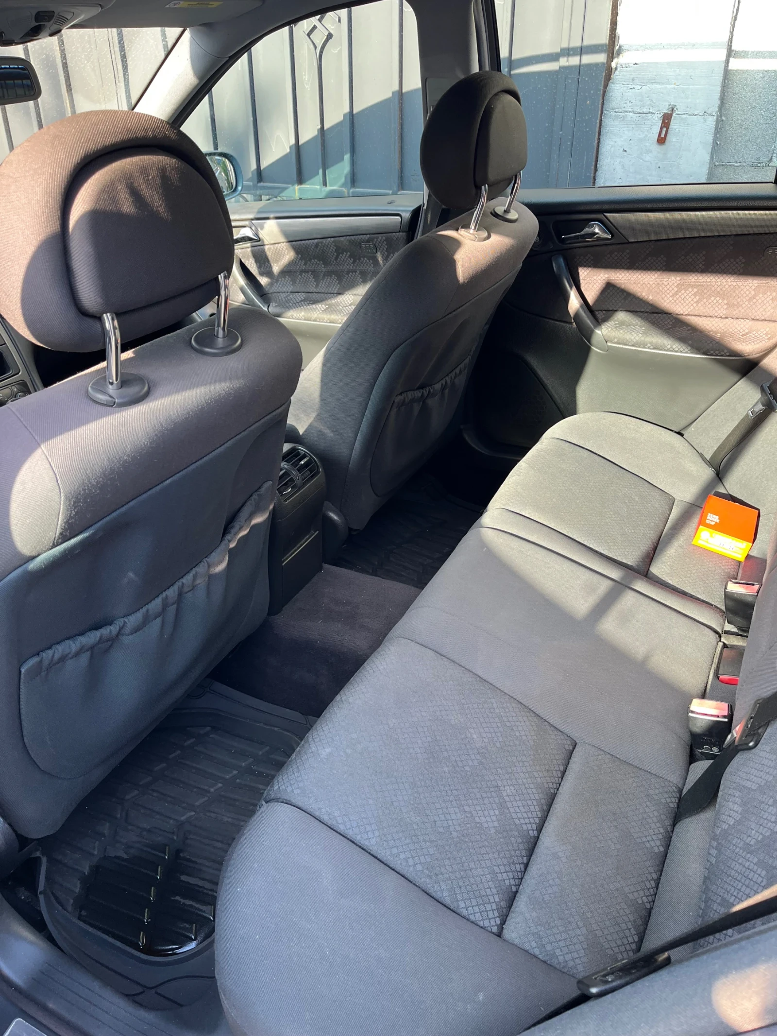 Mercedes-Benz C 270, снимка 4 - Автомобили и джипове - 56614716