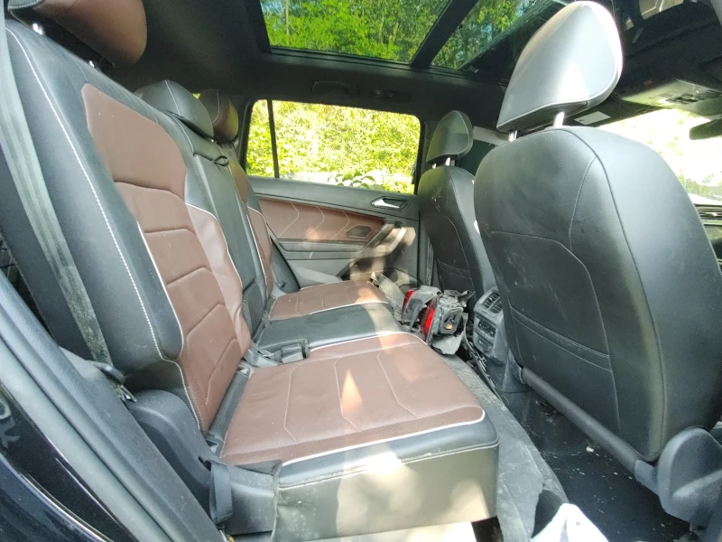 VW Tiguan Allspace 2.0 TSI R-Line, снимка 9 - Автомобили и джипове - 52270383
