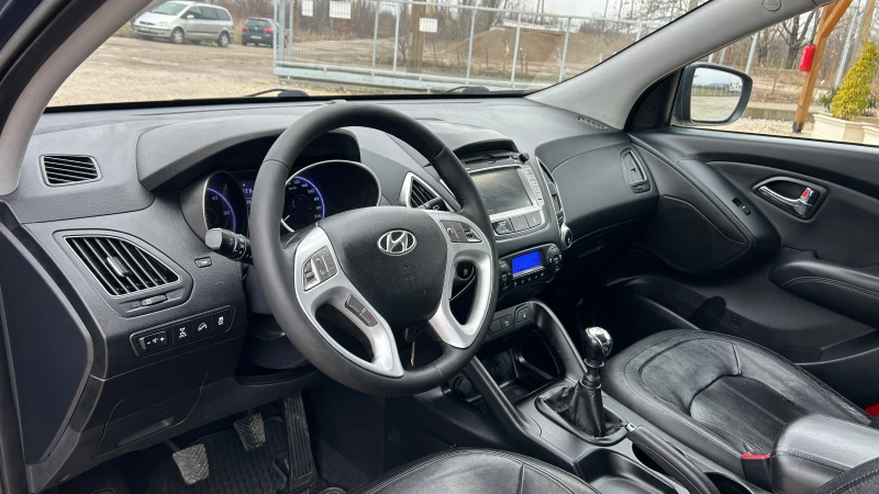 Hyundai IX35 2.0CRDI-184к.с.-4WD-NAVI-ВНОС ИТАЛИЯ, снимка 10 - Автомобили и джипове - 48220547