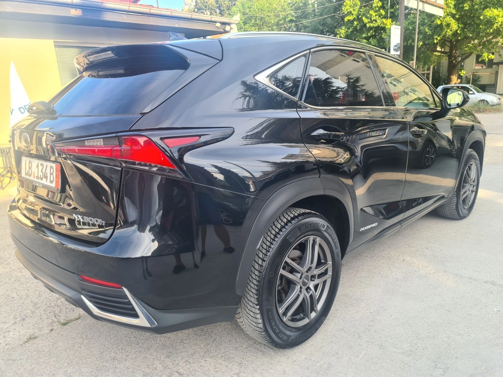 Lexus NX 300h фейслифт - изображение 6