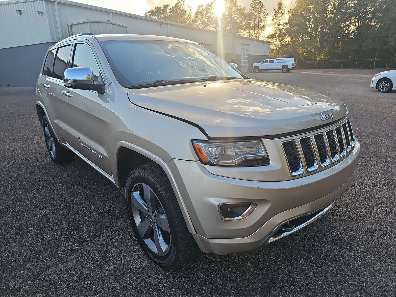 Jeep Grand cherokee OVERLAND* FULL* Крайна цена с вс. такси до Българи - изображение 3