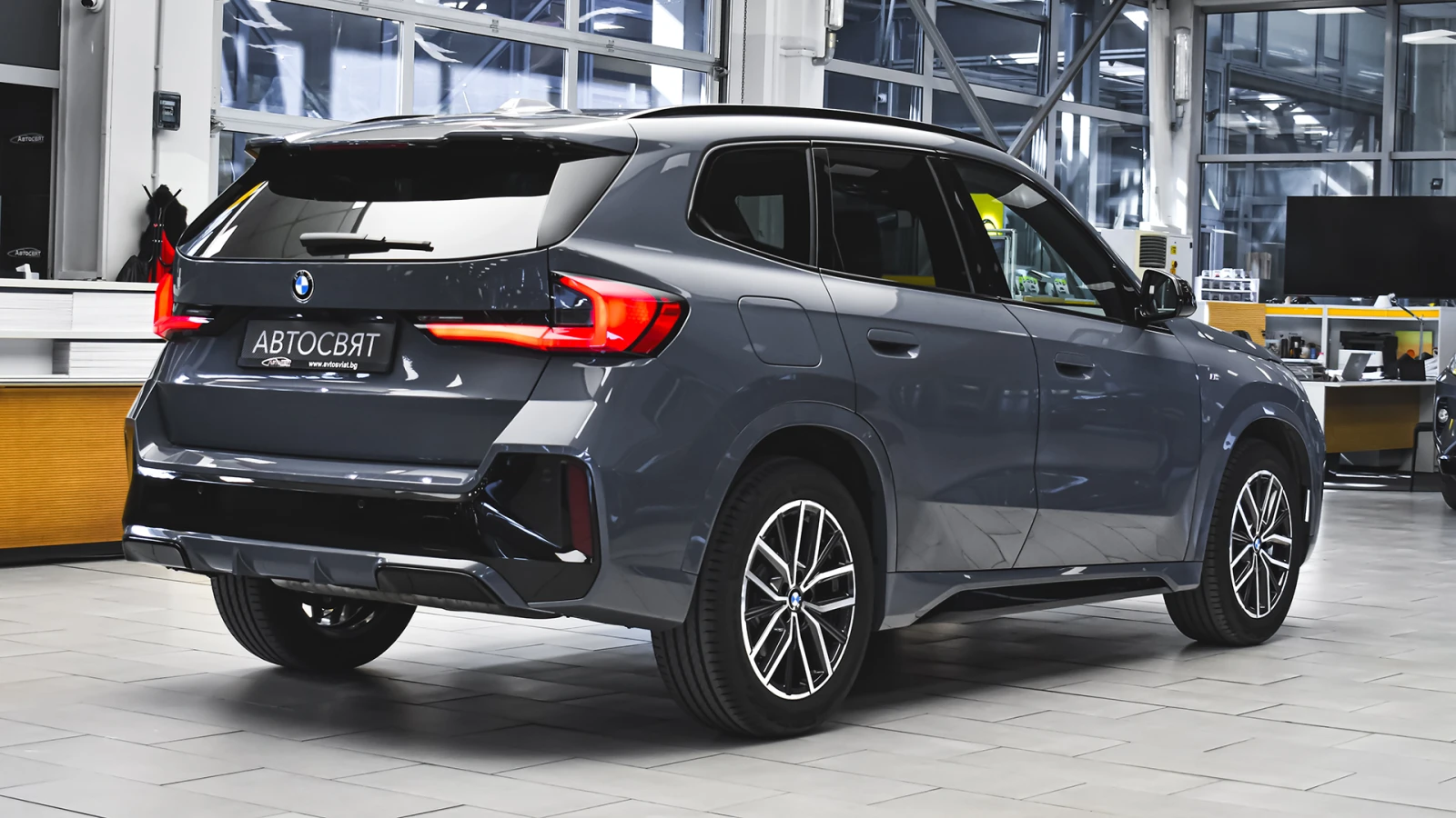 BMW X1 xDrive23i M Sport Mild Hybrid Steptronic - изображение 6