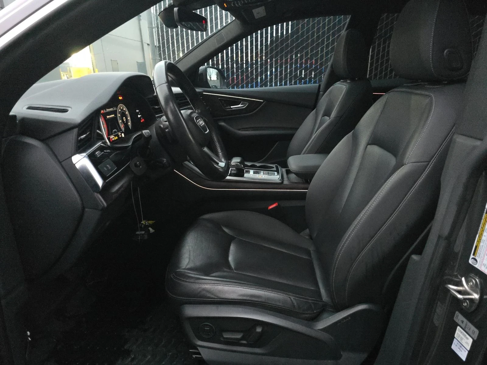 Audi Q8 Premium Plus - изображение 7