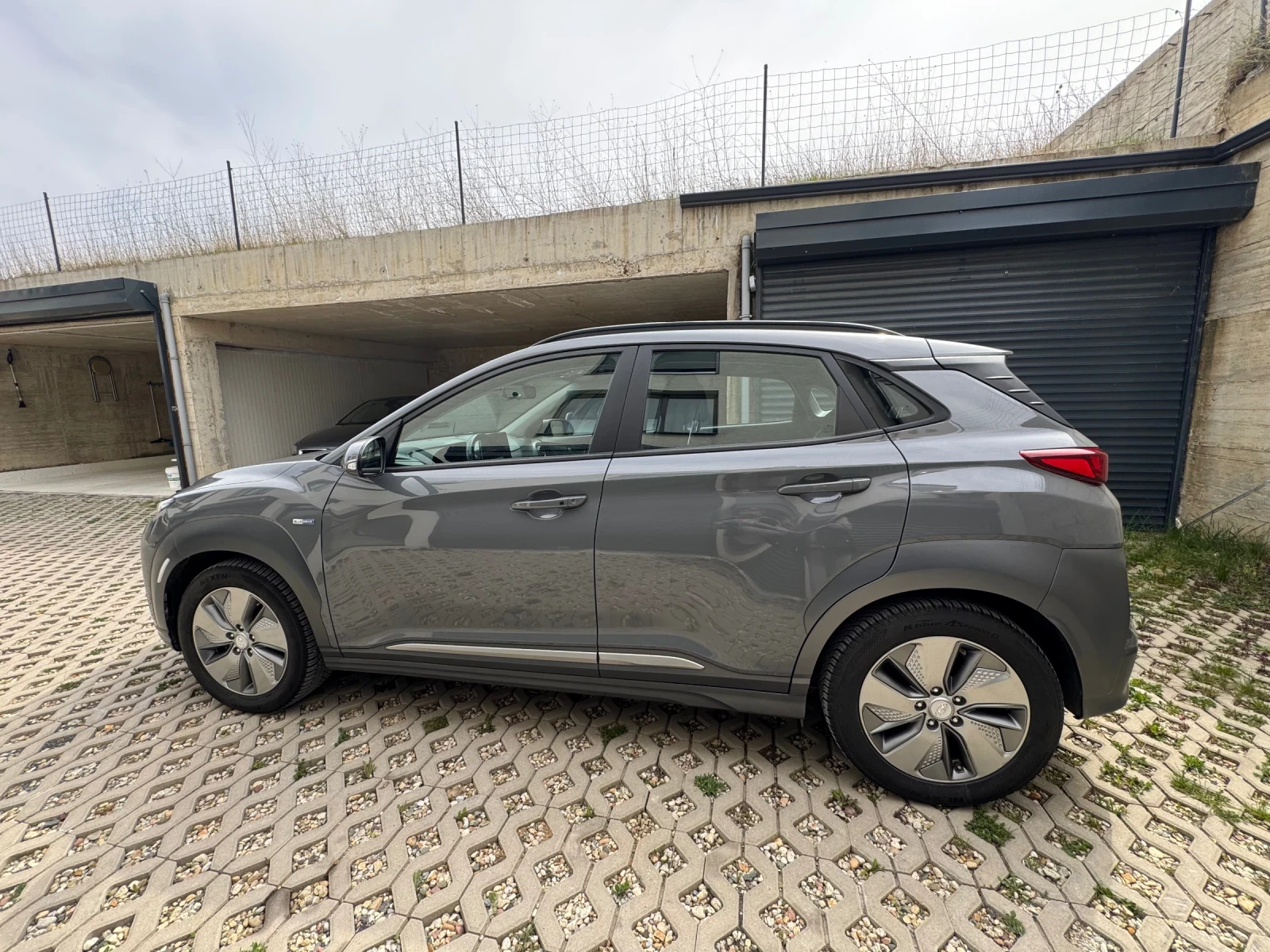 Hyundai Kona 64 kWh, снимка 3 - Автомобили и джипове - 54287423