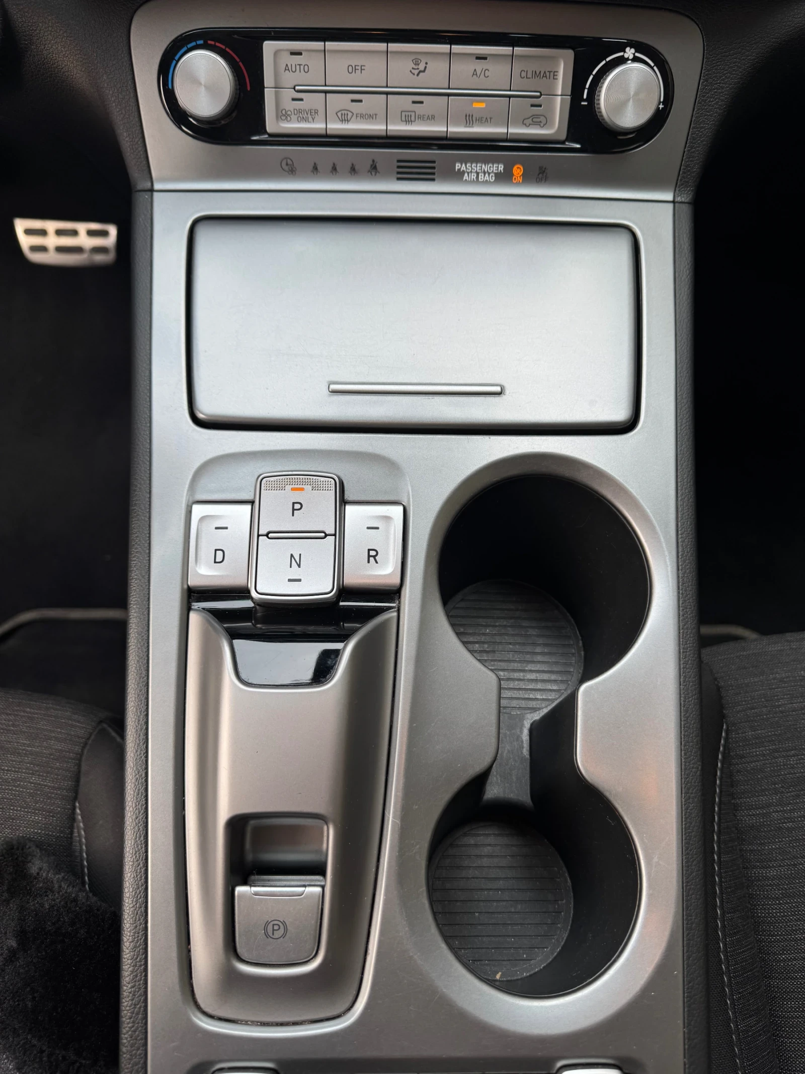 Hyundai Kona 64 kWh, снимка 9 - Автомобили и джипове - 54287423