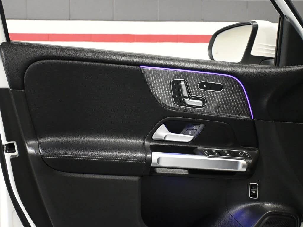 Mercedes-Benz GLB 250 4MATIC* АвтоКредит* (Цена до БГ) , снимка 11 - Автомобили и джипове - 54455967